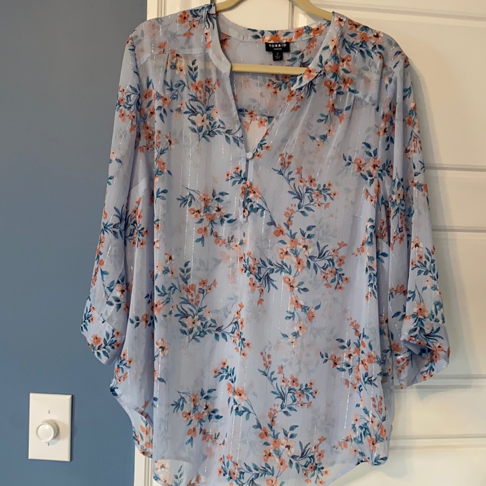 Floral blouse.